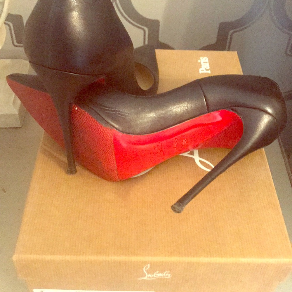 Christian Louboutin So Kate